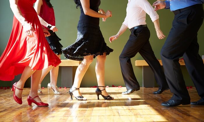 Dance Lessons for Adults - Salsa Class - Feet Only c700x420